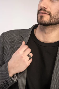 MURALES Oxidized Silver Wide Ring with Black Enamel